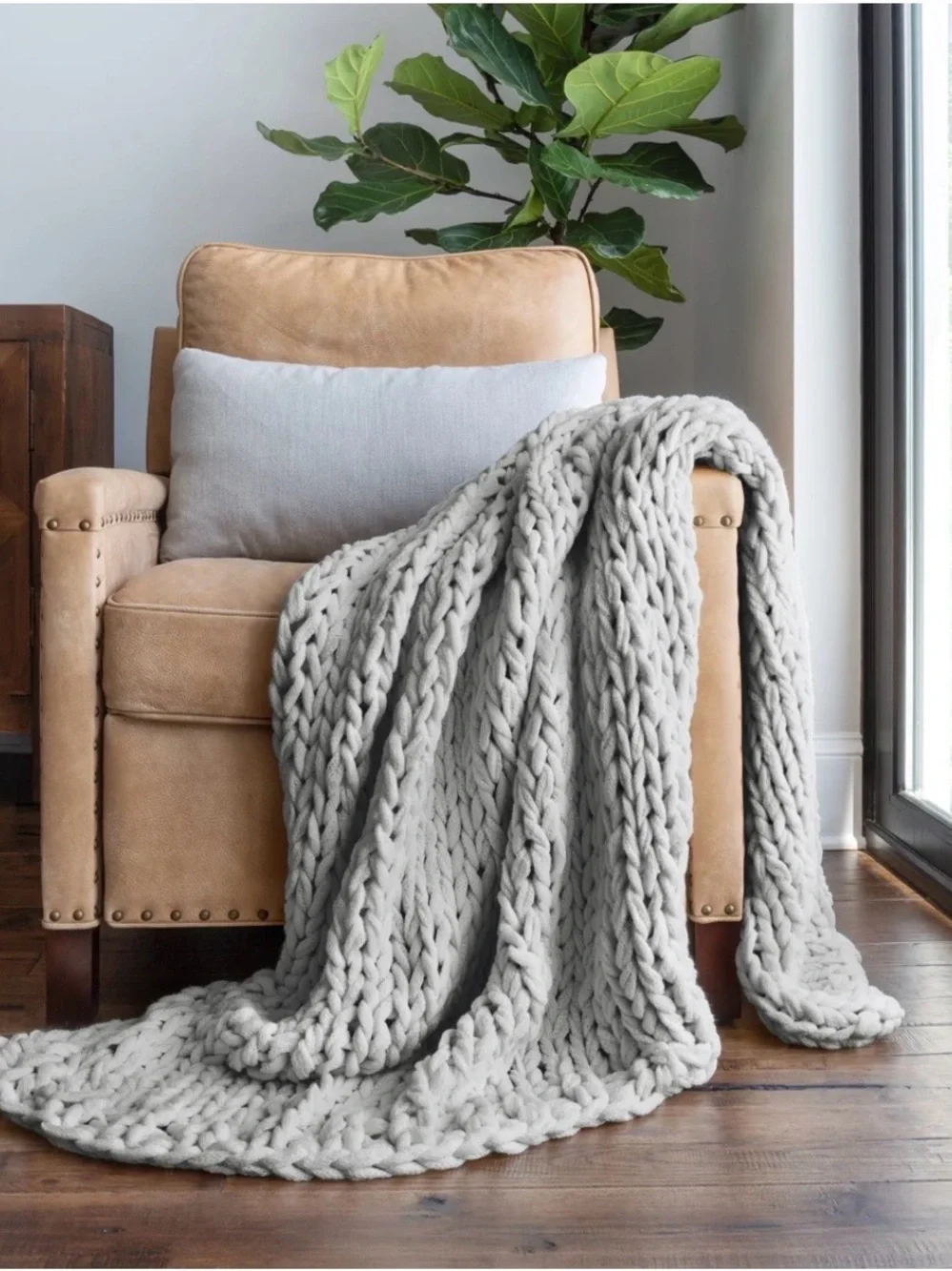 NWT Linens & Hutch Chunky Knit Throw Blanket Light Gray 47”x59” Oversized Cozy